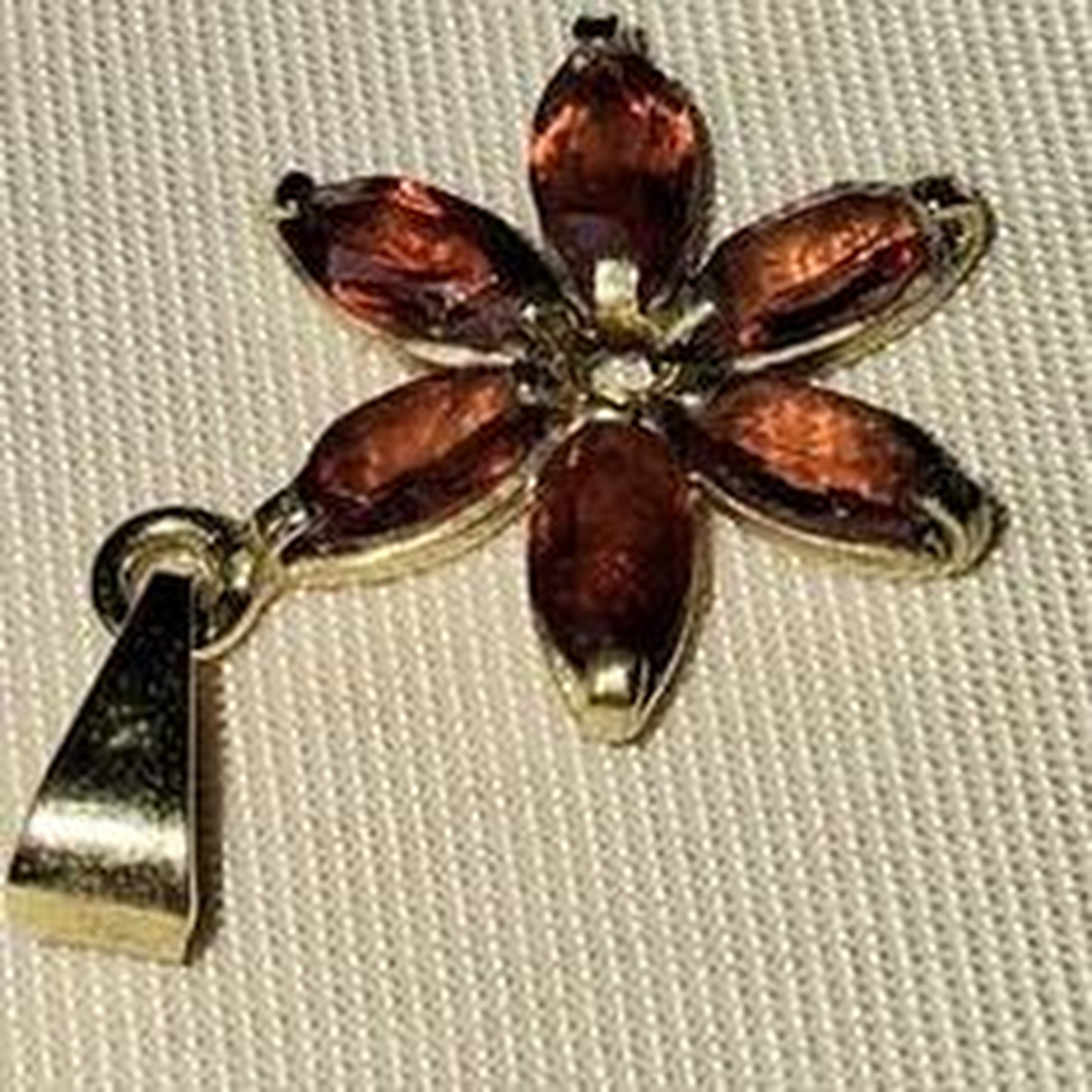 12KT Gold Garnet Pendant