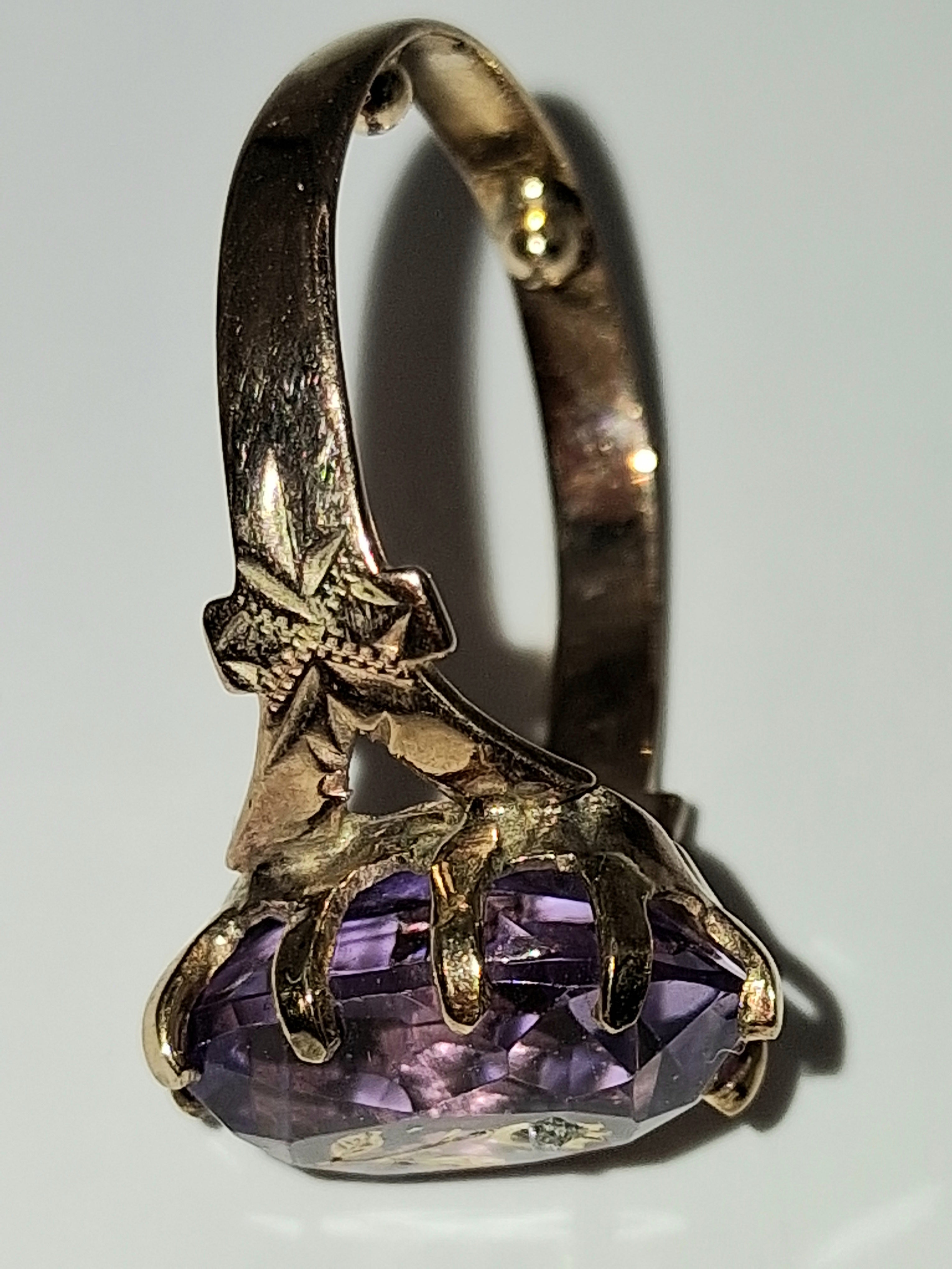 Amethyst Intaglio Flower Ring — 12KT Gold