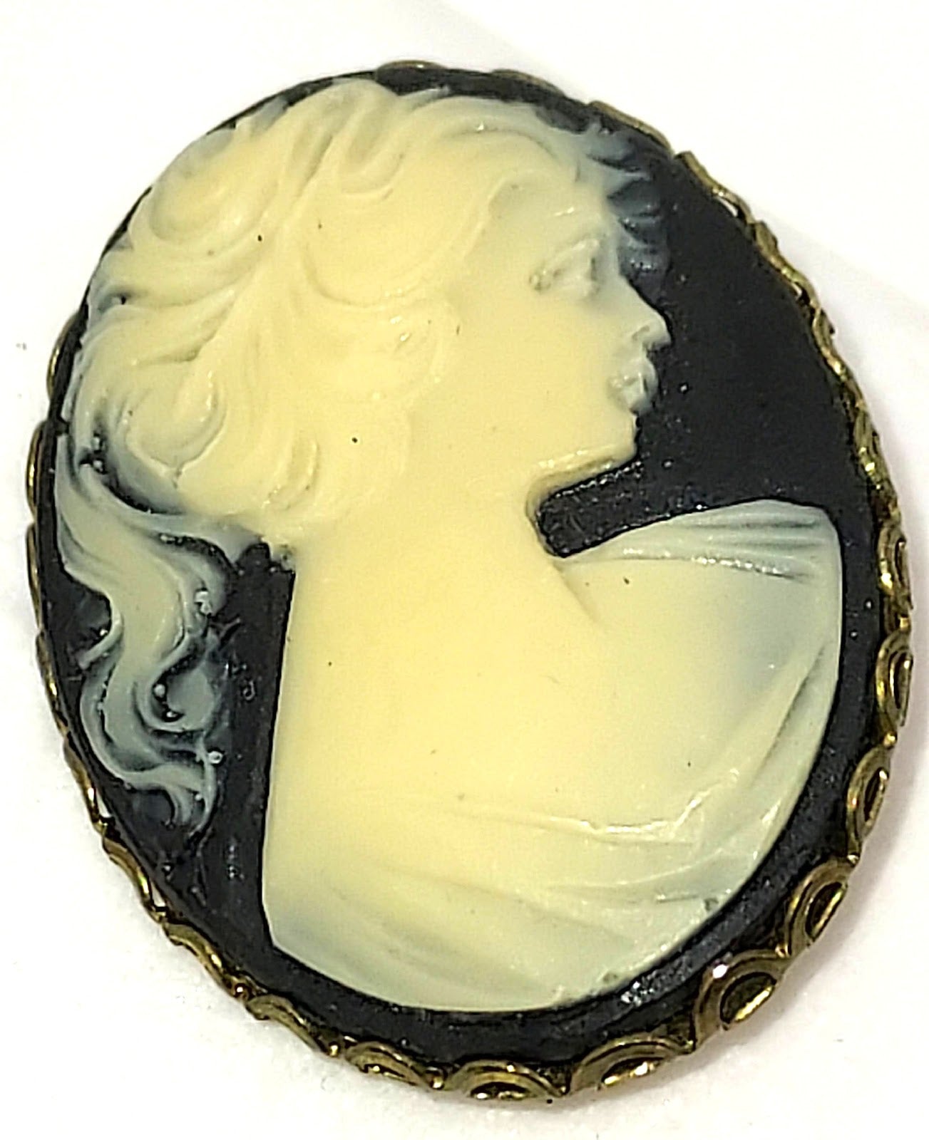 Large Oval Cameo Pin, Dark blue/black background, Fancy Gilt Bezel
