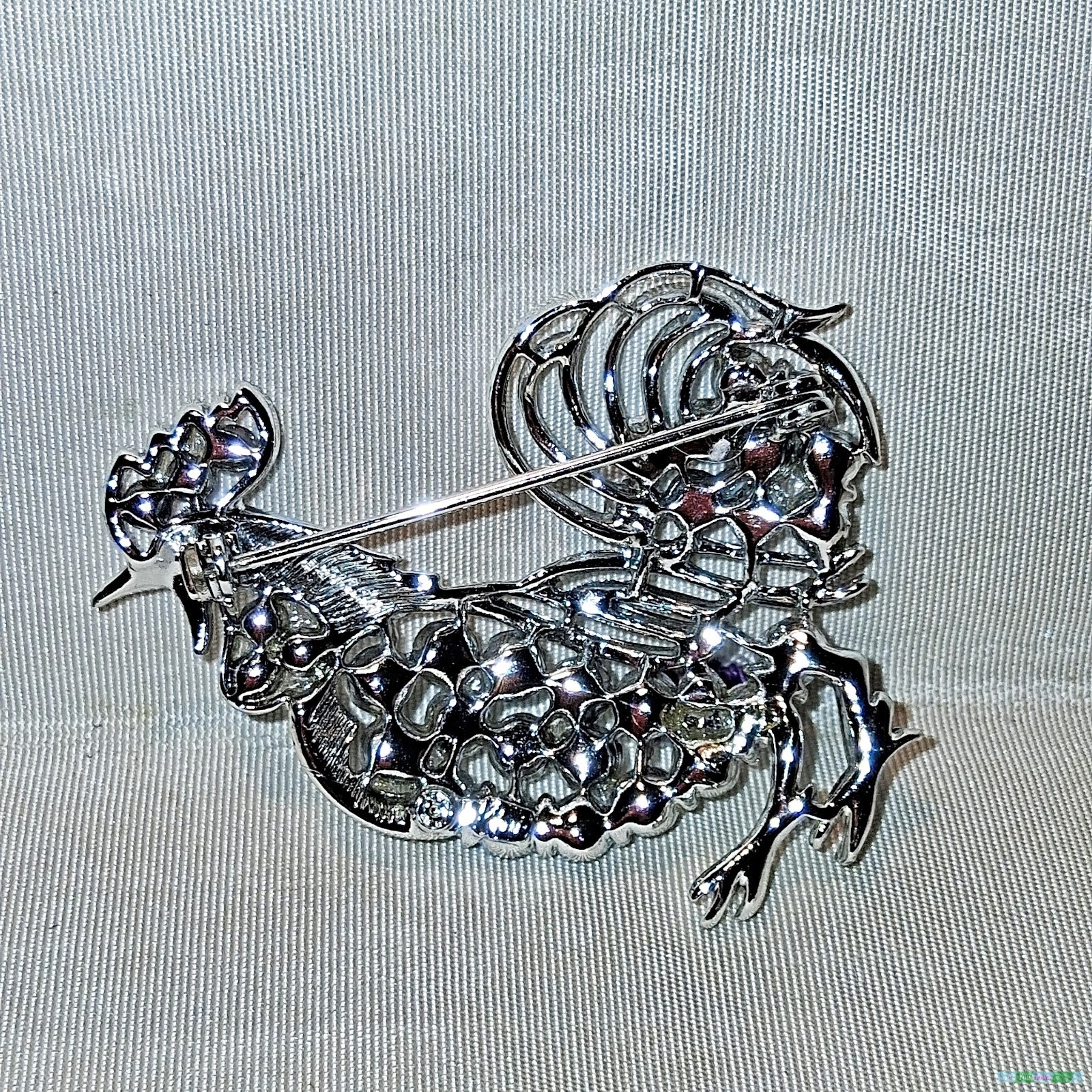 Paste Clear Rhinestone Rooster Pin