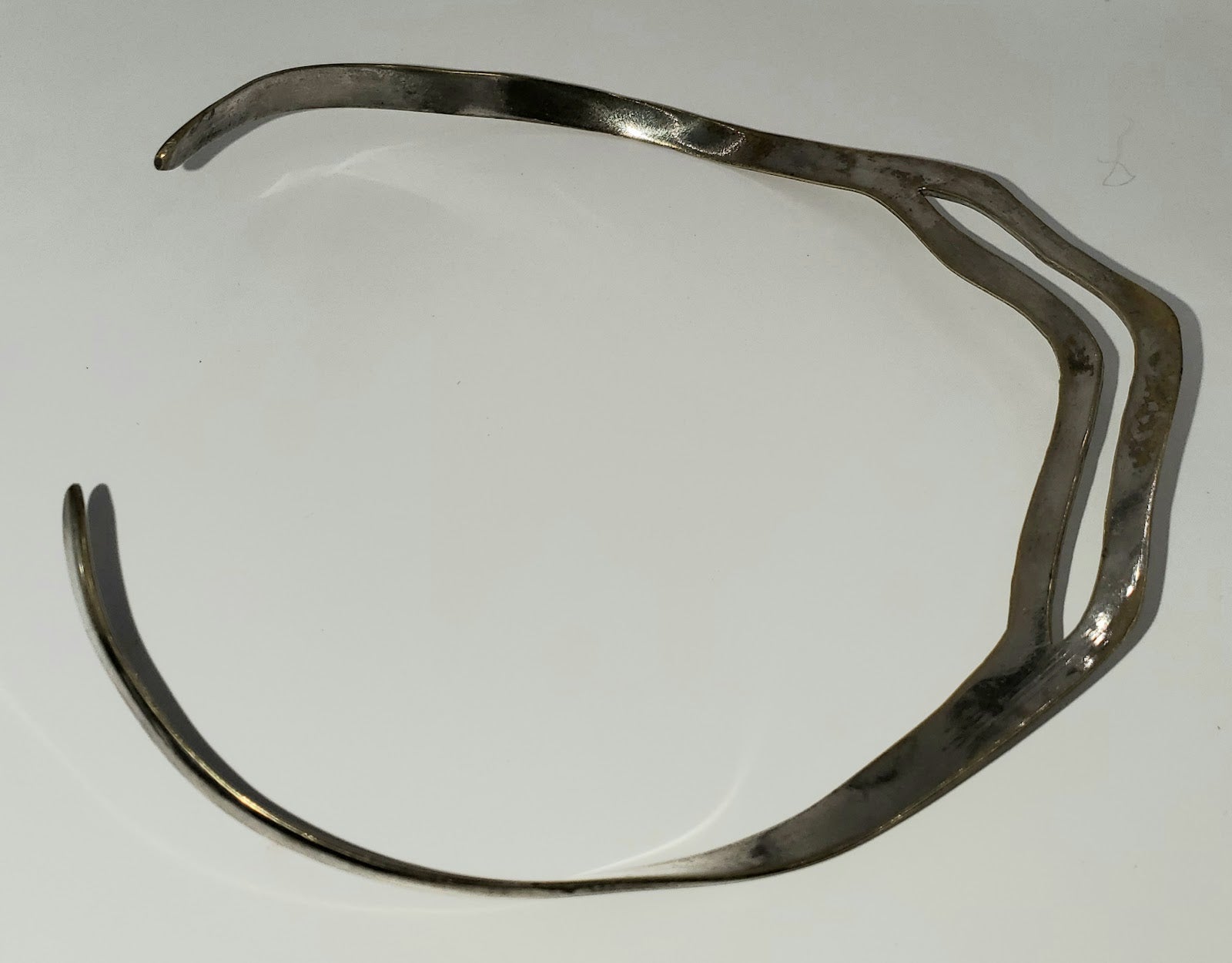 Silver-Plated Contemporary Open Design Choker