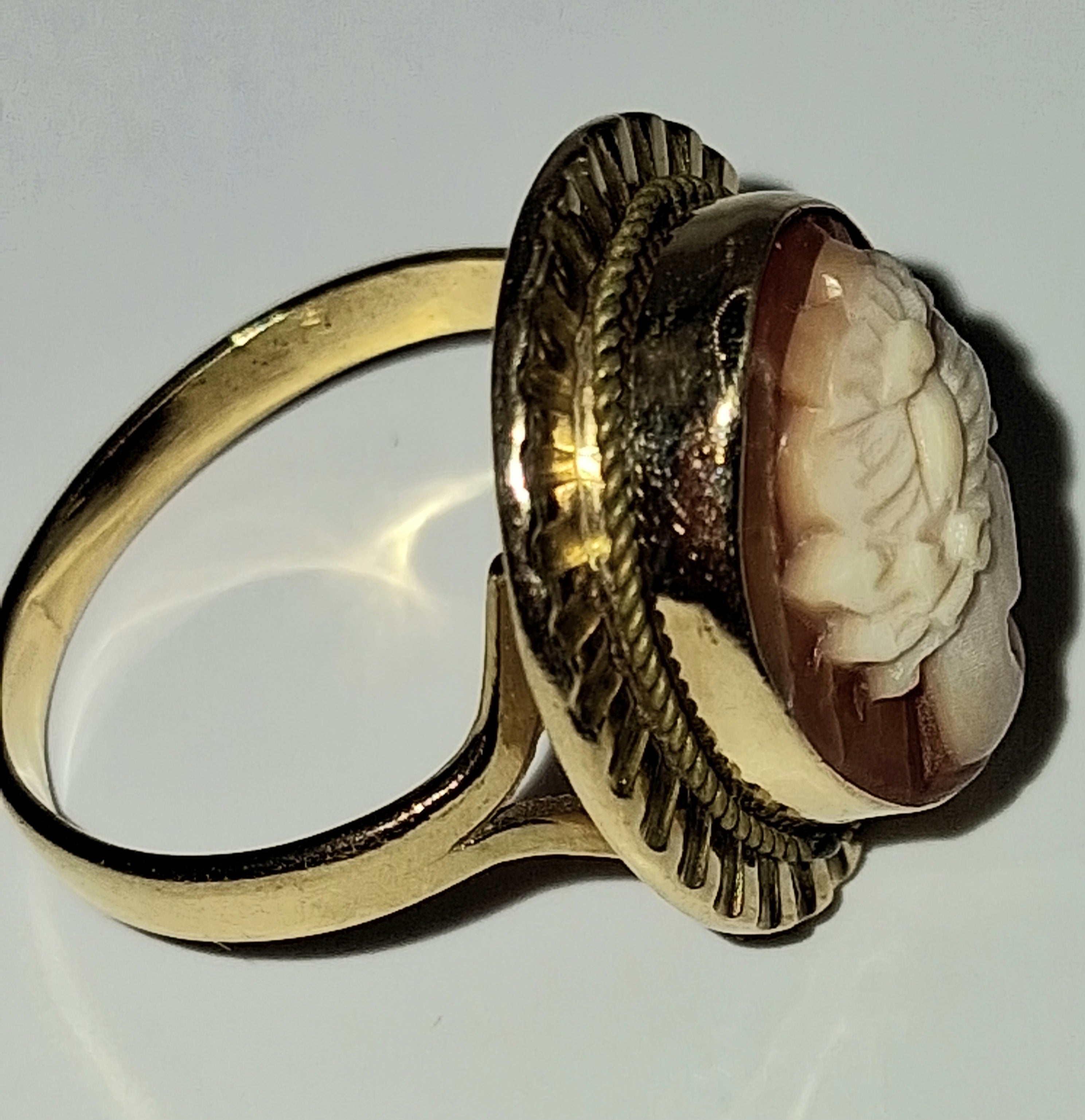 Van Dell Shell Cameo Gold-Filled Ring